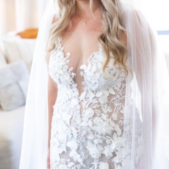 Milla Nova Wedding Dress - Picture 8 of 10